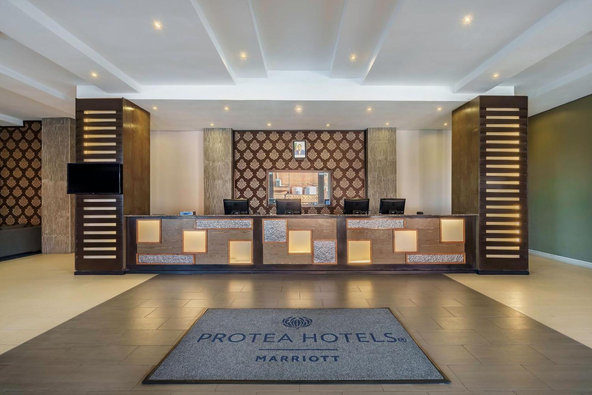 Protea Hotel By Marriott Lusaka Tower Zewnętrze zdjęcie